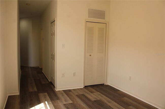 Building Photo - 3429 Parkridge Cir