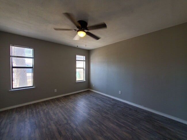 Building Photo - 3322 Erin St