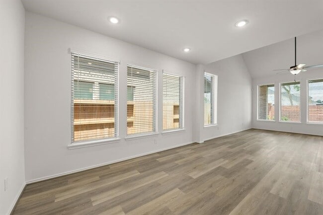 Building Photo - 10739 Blossom River Dr