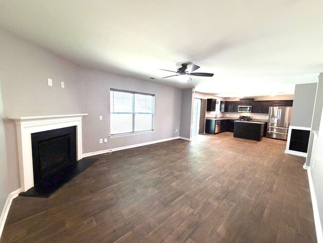 Building Photo - Candler - Three Bedroom Modern Home