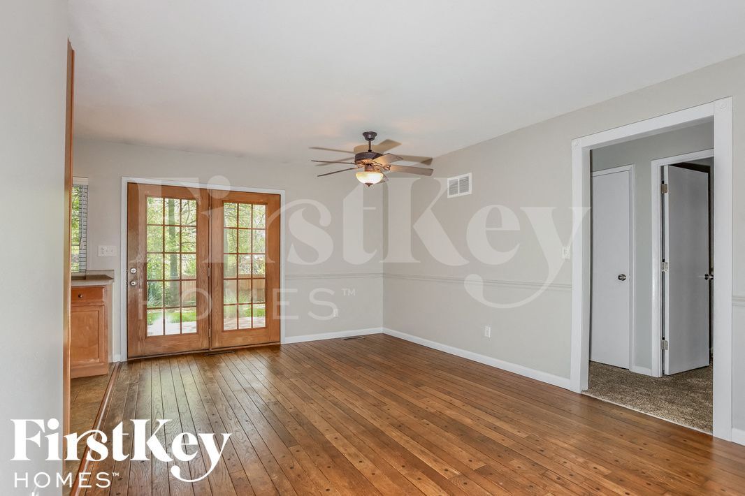 Building Photo - 522 Ballwood Dr