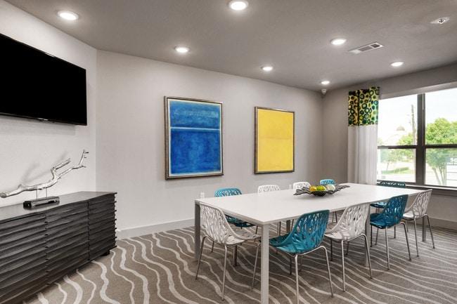 Building Photo - 404 Border Apartments