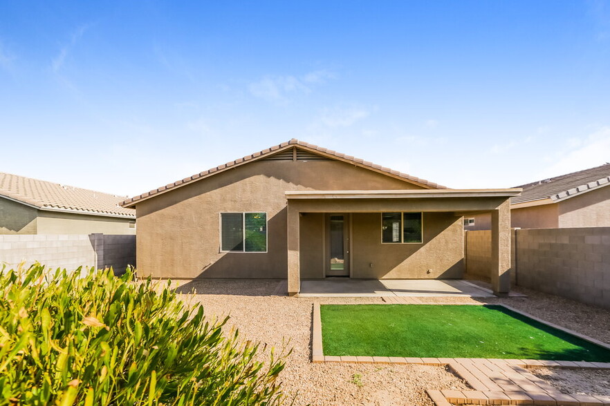 Building Photo - 1655 W Paisley Dr