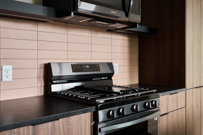 Building Photo - 412 Hackberry Ln