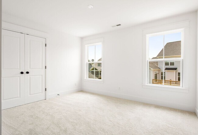 Building Photo - Brand New 4BR Luxury Home in Collington East