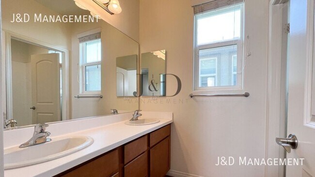 Building Photo - 8955 Valencia St