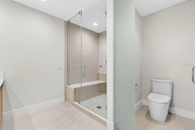 Building Photo - 275 1st Ave S