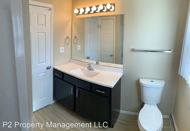 Building Photo - 1407 Parkway Dr