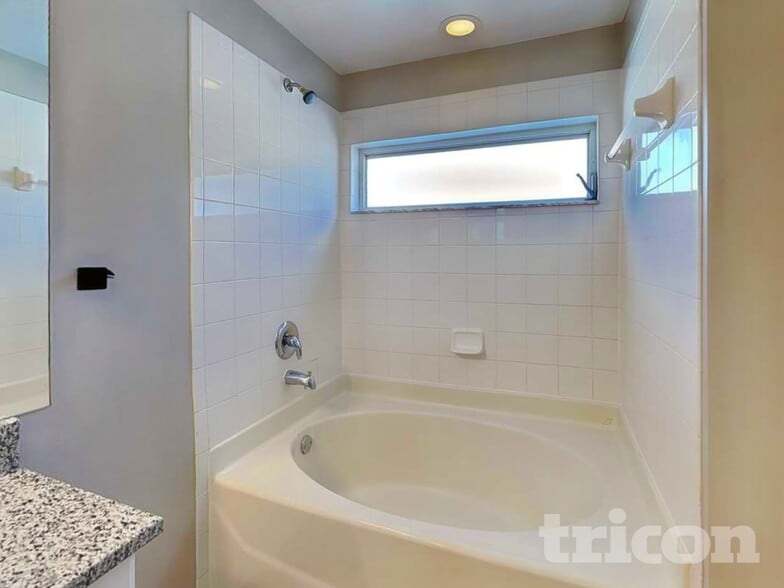 Building Photo - 24307 Satinwood Ct