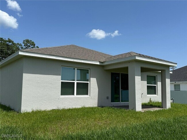Building Photo - 3706 Garden Blvd