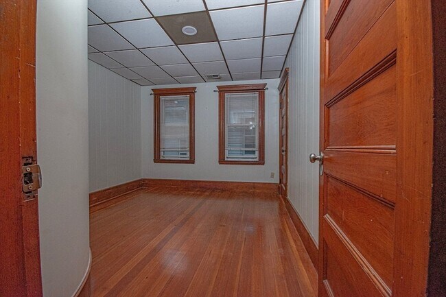 Building Photo - 21 Edison Green