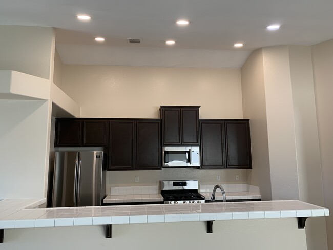 Kitchen - 9219 Canyon View Ave