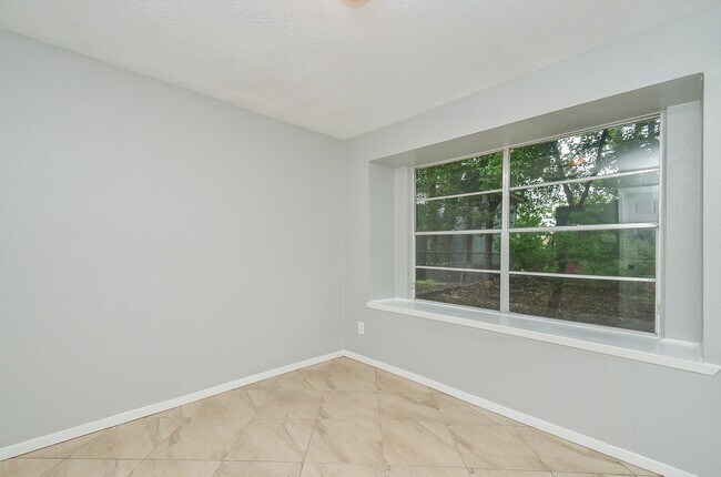 Building Photo - 4522 Donalbain Dr