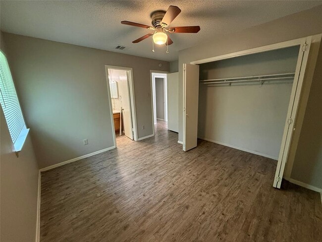 Building Photo - 510 Willowbend Cove