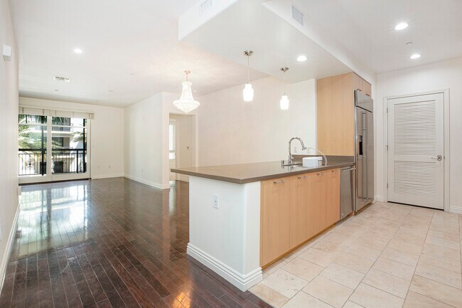 Building Photo - 476 Caruso Ave