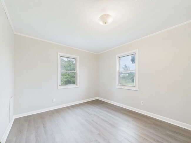 Building Photo - COMING SOON! 2 bed 2 bath home!