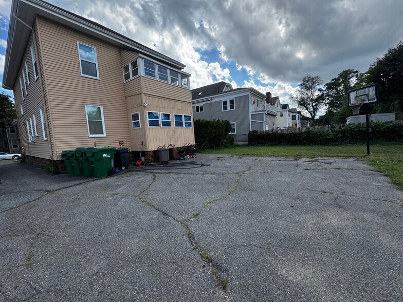 Building Photo - 65 Wareham St