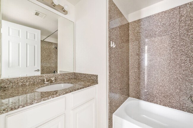 Building Photo - 4360 Sandy River Dr