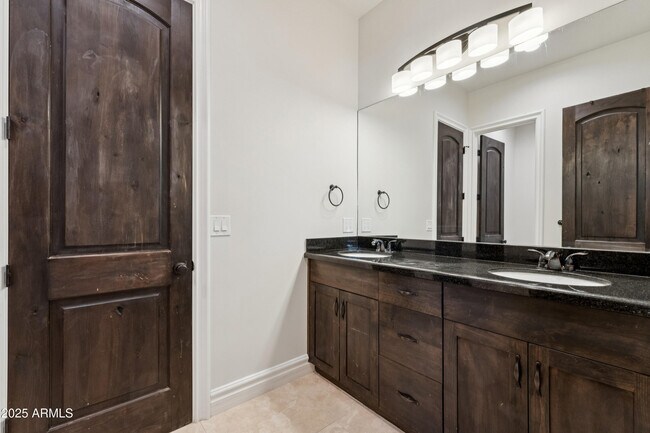 Building Photo - 11407 E Bellflower Ct