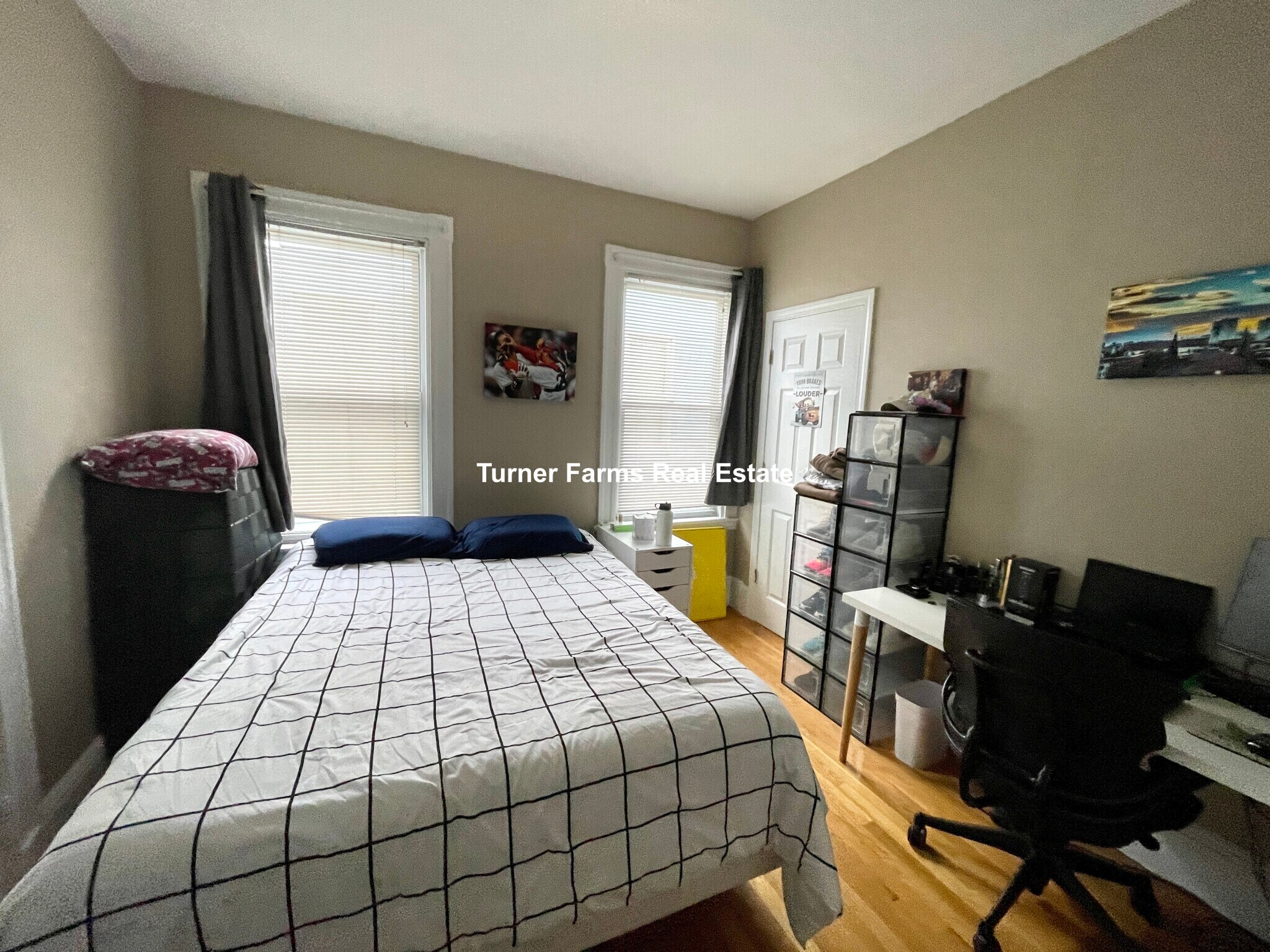 Building Photo - 42 Hillside St