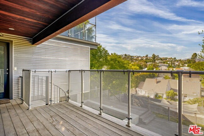 Building Photo - 4075 Los Nietos Dr