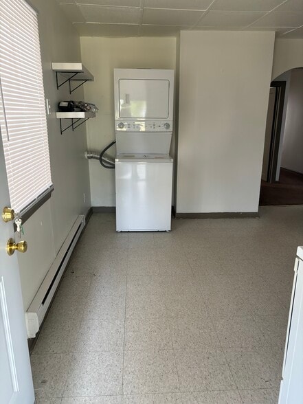 Washer/Dryer unit in kitchen - 196-1 S Mount Vernon Ave