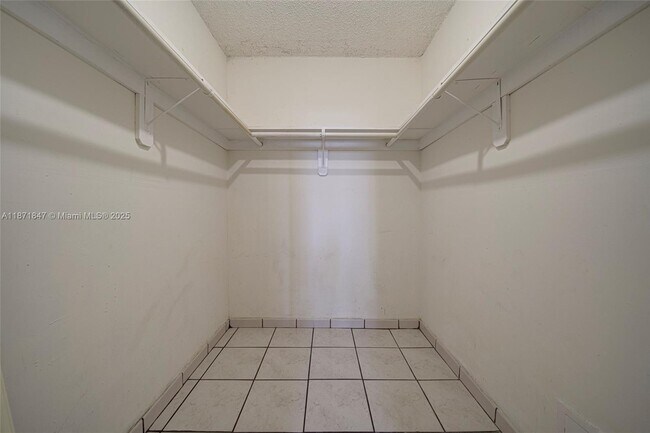 Building Photo - 10400 SW 108th Ave
