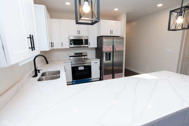 Building Photo - 3226 Keystone Lakes Way