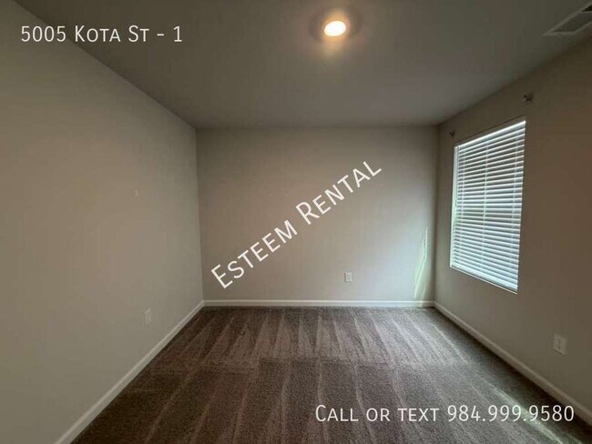 Building Photo - 5005 Kota St