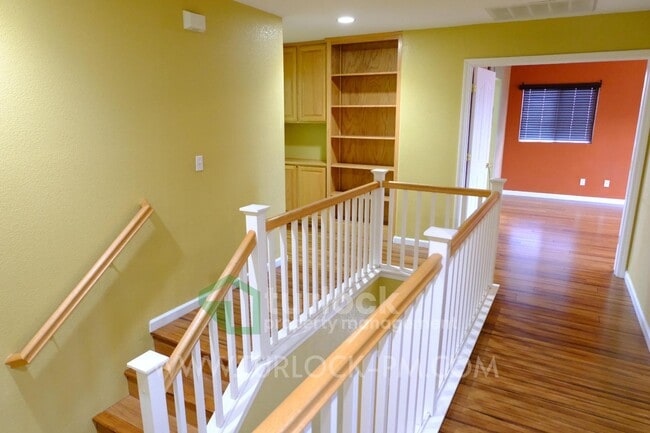 Building Photo - 3910 Mira Sol Dr