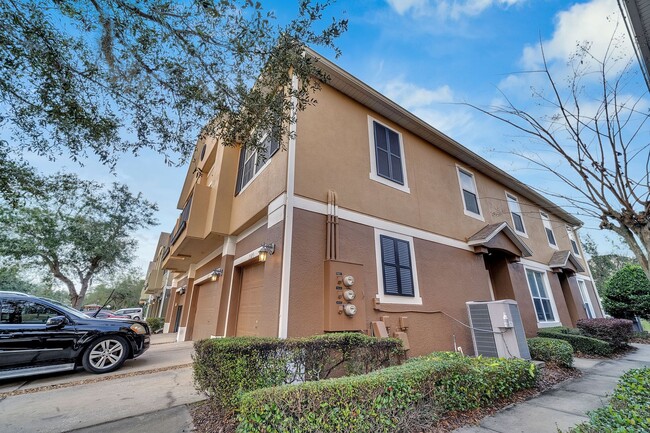 Building Photo - Charming 2-Bedroom Townhome in Highly Desi...