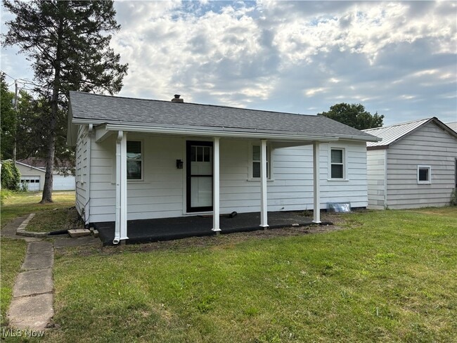 Primary Photo - 1631 E High Ave
