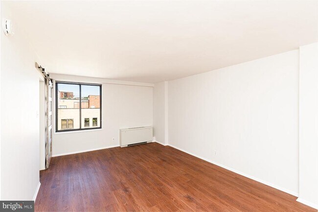 Building Photo - 1420 N St NW