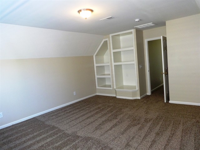 Building Photo - 124 Chancellors Drive