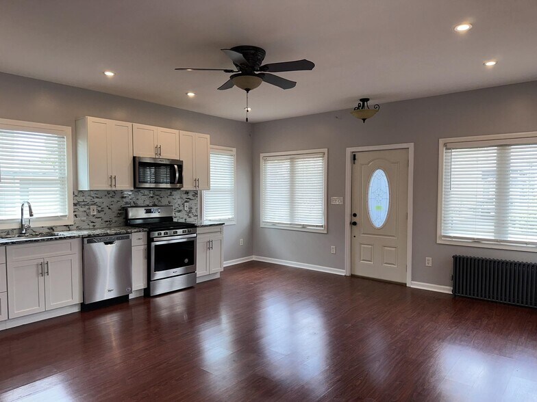 Building Photo - 220 Lafayette Ave