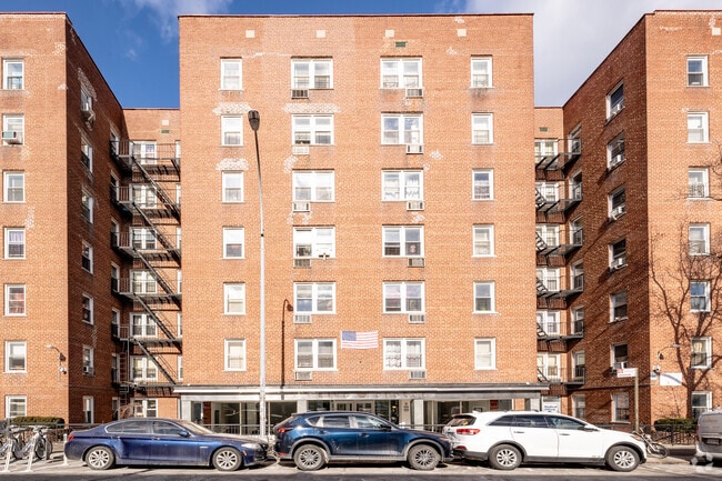Building Photo - King Apartments