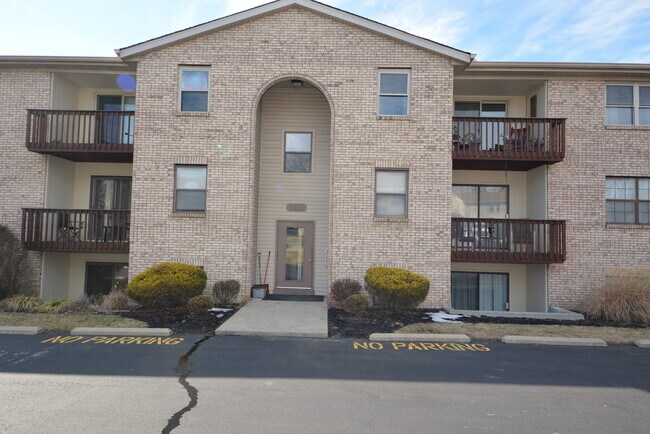 Building Photo - 4330 Villa Dr