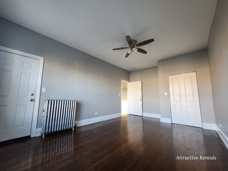 Building Photo - 4530 S Calumet Ave