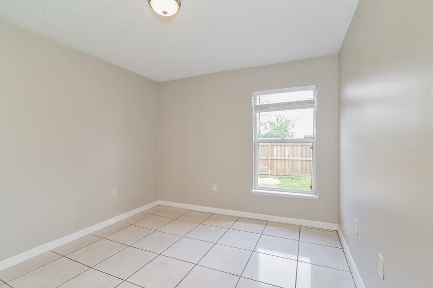 Building Photo - 7666 Harbor Bend Cir