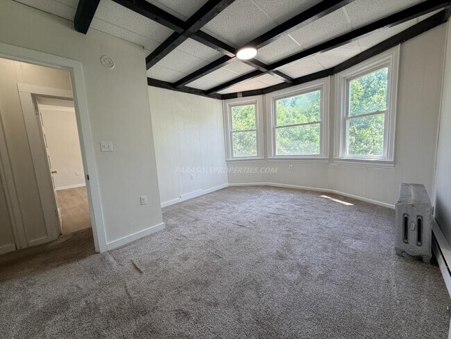 Building Photo - 919 Clay Ave