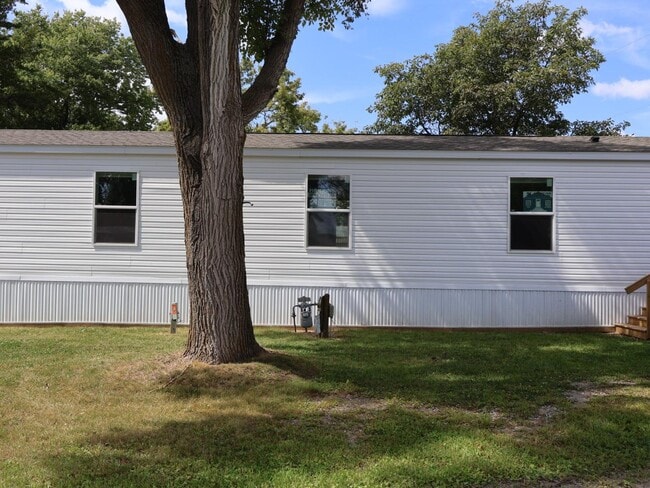 Building Photo - 5900 Osage Rd