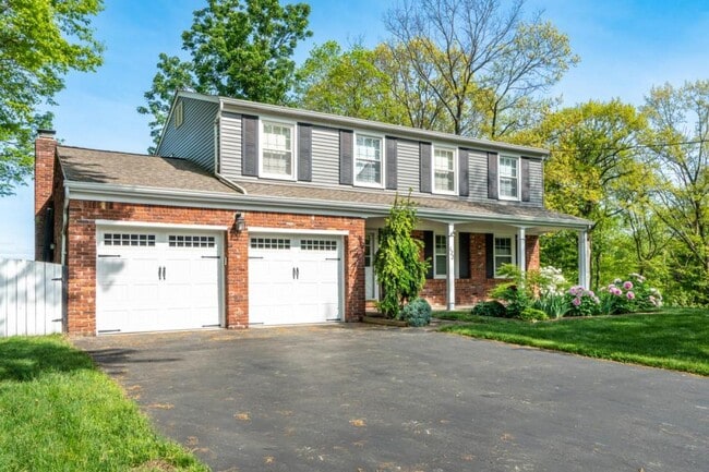 Building Photo - 122 Rivercrest Dr