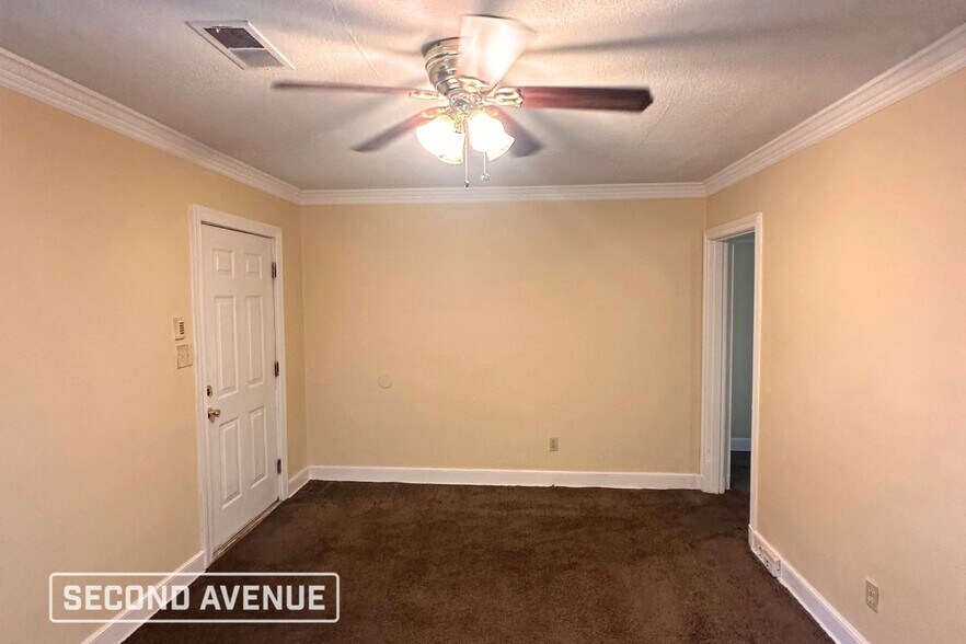 Building Photo - 2455 Twain Ave