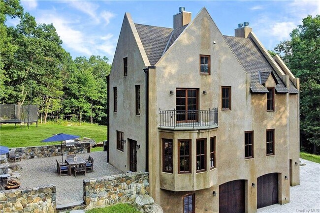 Building Photo - 51 Chapman Rd