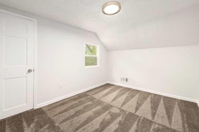 Building Photo - 1584 Mink St SW