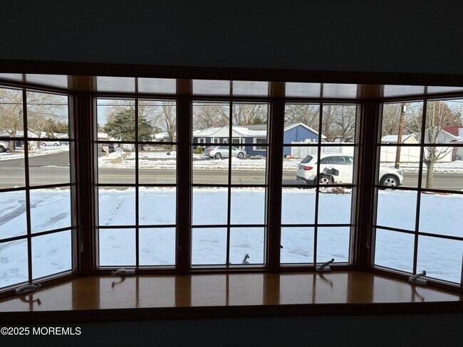 Building Photo - 148B Bayshore Dr