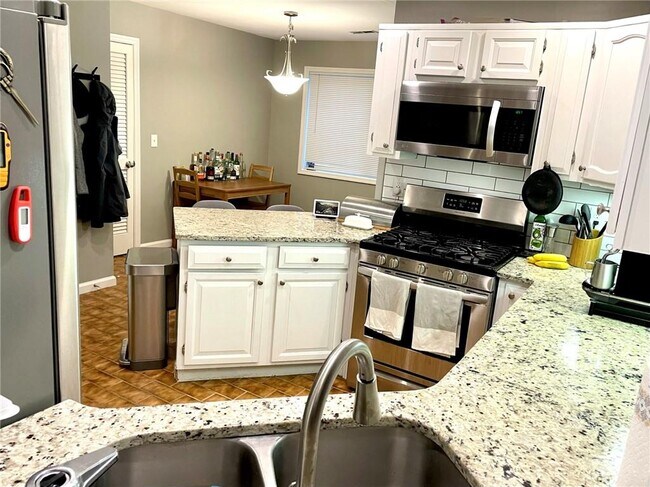 Building Photo - 4148 Fawn Ct NE