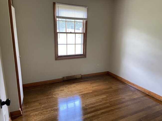 Building Photo - Rainbow Forest