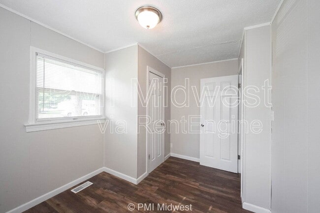 Building Photo - 126 Lewis Dr
