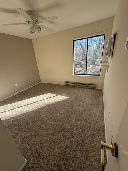 2nd BR - 84 Amberly Dr